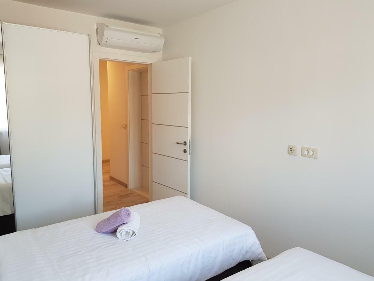 Apartmani MARELLA Seget Donji Bagian luar foto